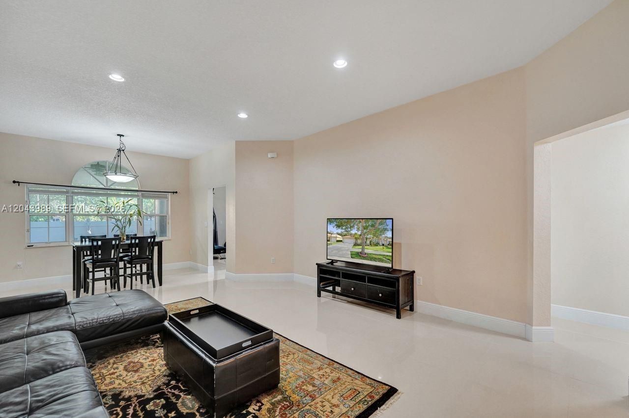 14003 N Cypress Cove Cir, Davie, FL 33325 Photo