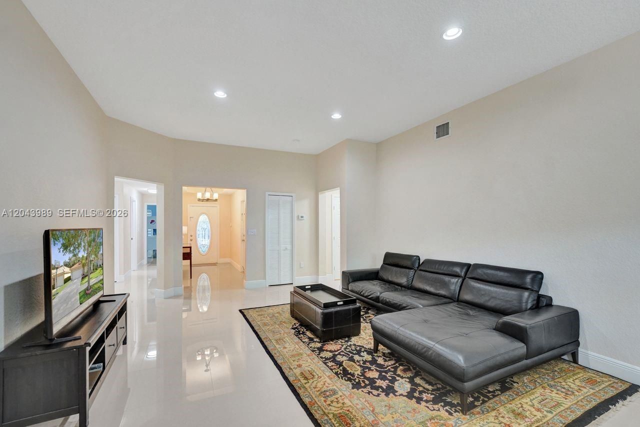 14003 N Cypress Cove Cir, Davie, FL 33325 Photo