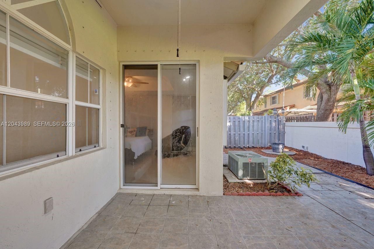 14003 N Cypress Cove Cir, Davie, FL 33325 Photo