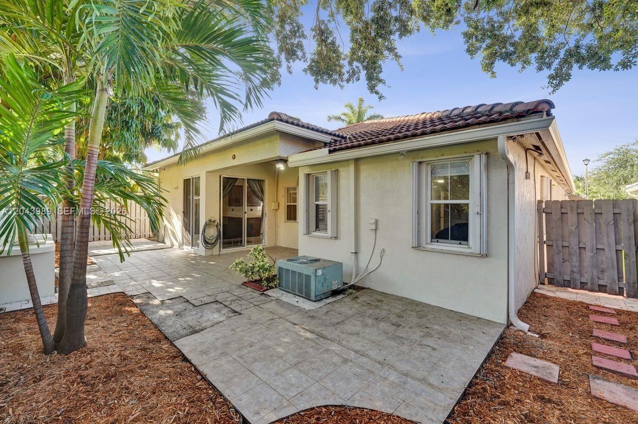 14003 N Cypress Cove Cir, Davie, FL 33325 Photo