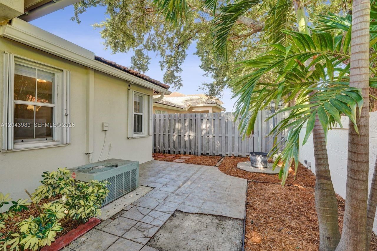 14003 N Cypress Cove Cir, Davie, FL 33325 Photo