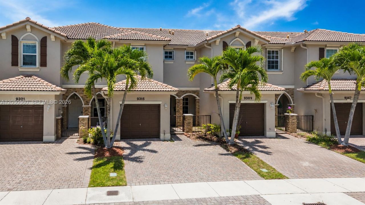9315 SW 221 Street , Cutler Bay, FL 33190 Photo