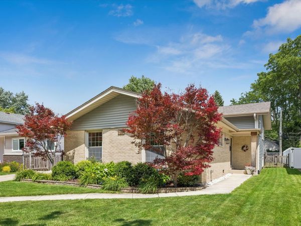 139 S Milton Avenue , Glen Ellyn, IL 60137