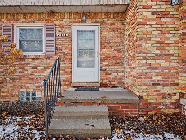 2579 Kingstowne Drive , Commerce Twp, MI 48390
