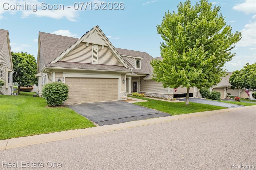 8206 Timber Trail, White Lake Township, MI 48386 Main Photo