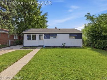 21740 Wellington Avenue, Warren, MI 48089