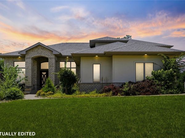 200 Auburn East Ln , Coralville, IA 52241
