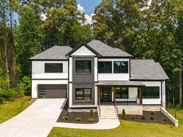535 Michael Circle , Monroe, GA 30655