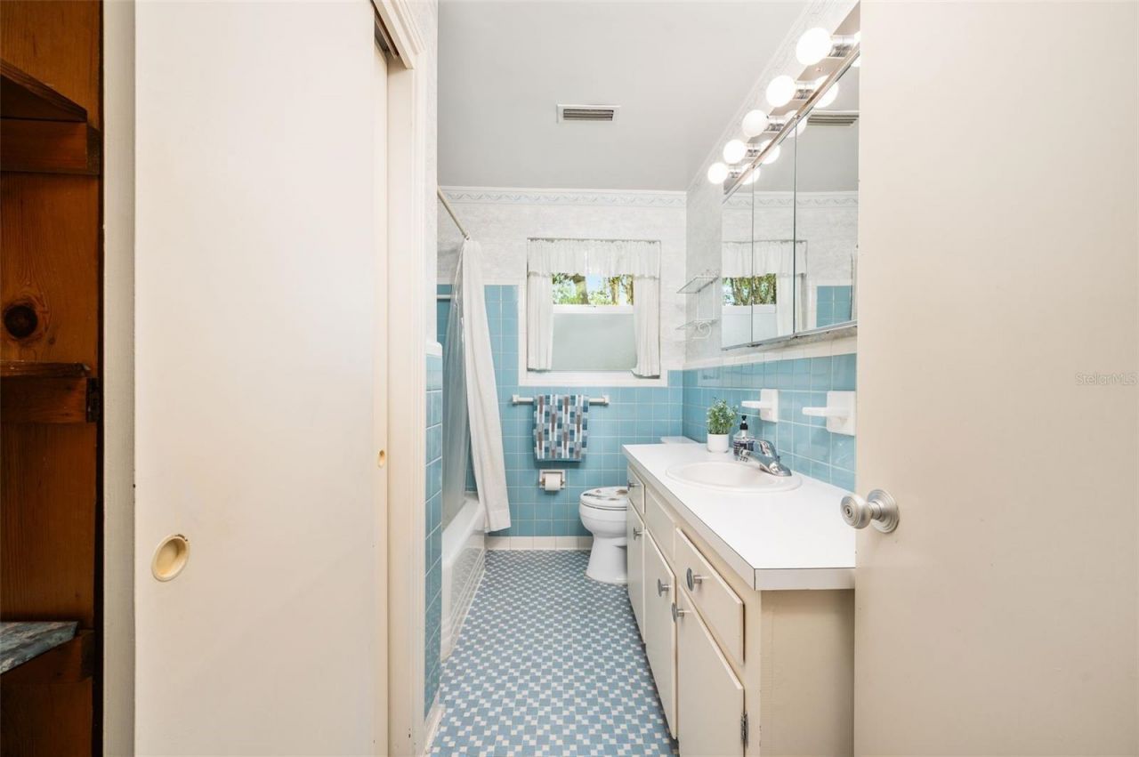 3919 SW 4th Place , Gainesville, FL 32607 Photo