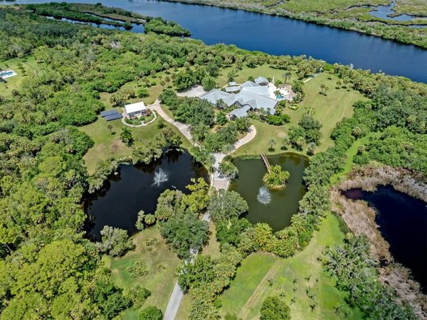 630 N RIVER ROAD, VENICE, FL 34293