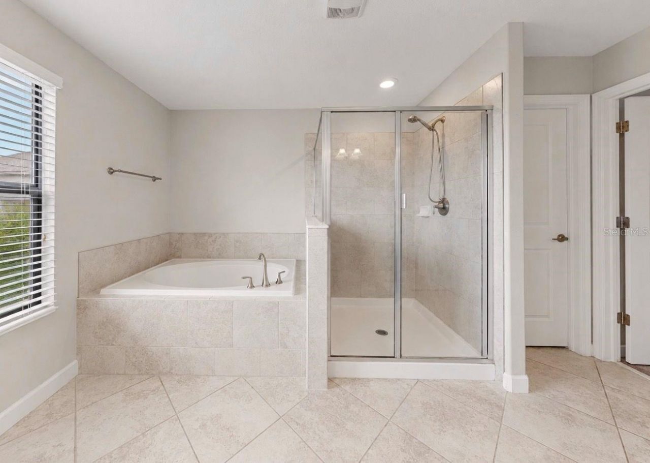 9924 Smarty Jones Drive , Ruskin, FL 33573 Photo