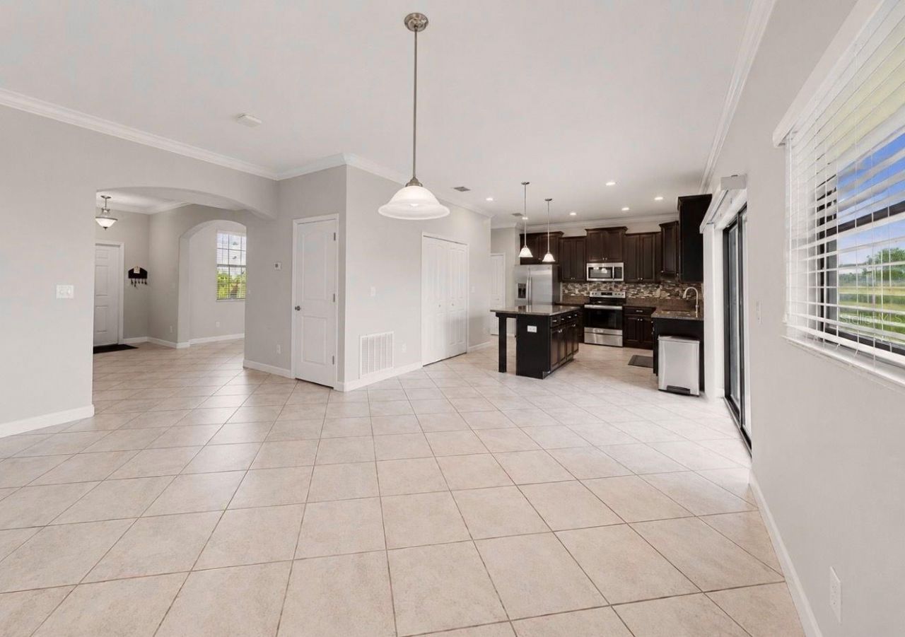 9924 Smarty Jones Drive , Ruskin, FL 33573 Photo