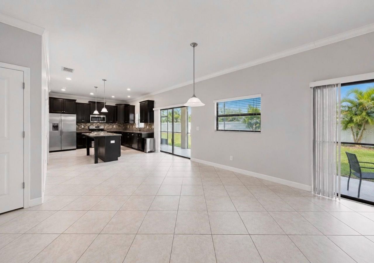 9924 Smarty Jones Drive , Ruskin, FL 33573 Photo