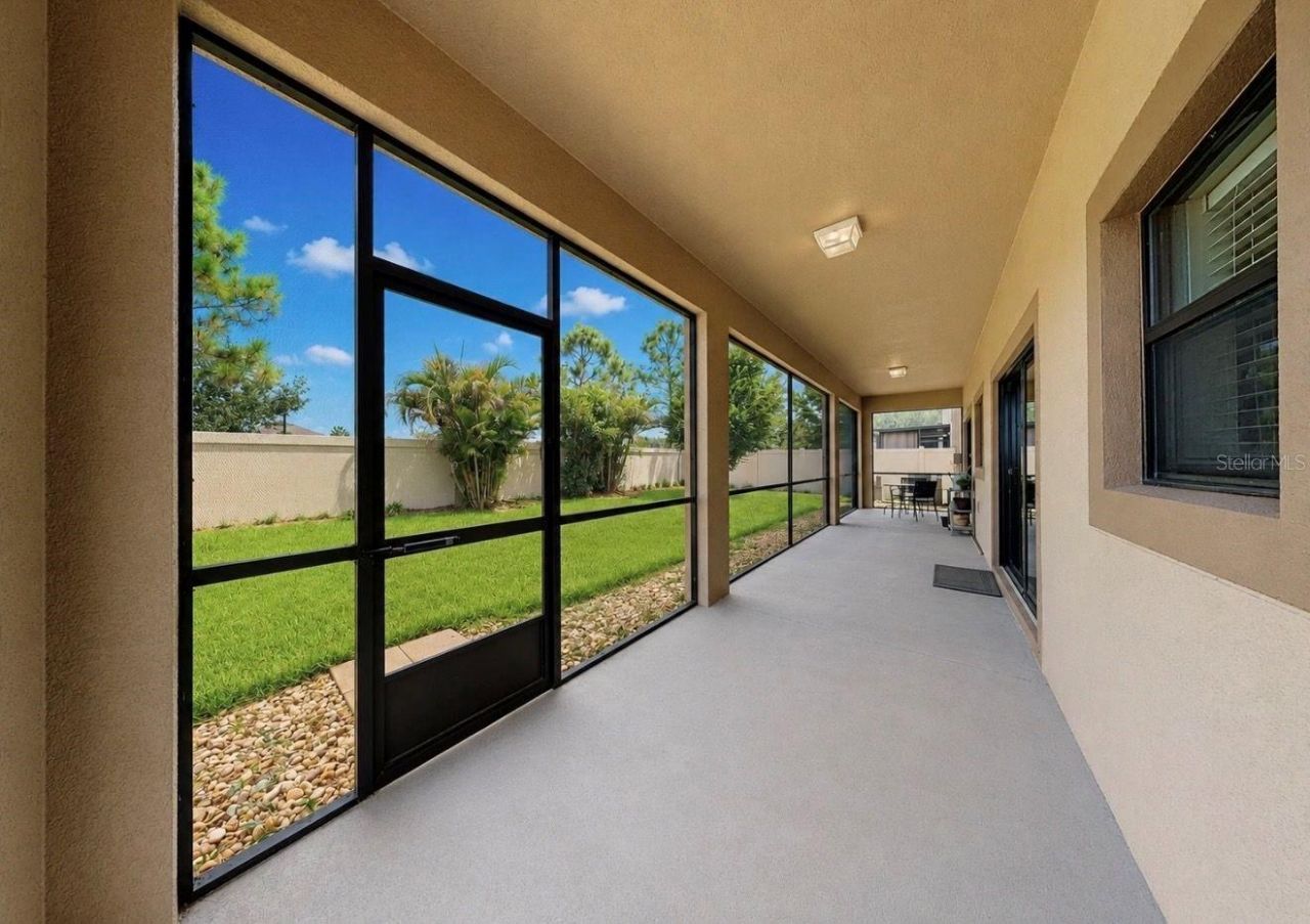 9924 Smarty Jones Drive , Ruskin, FL 33573 Photo