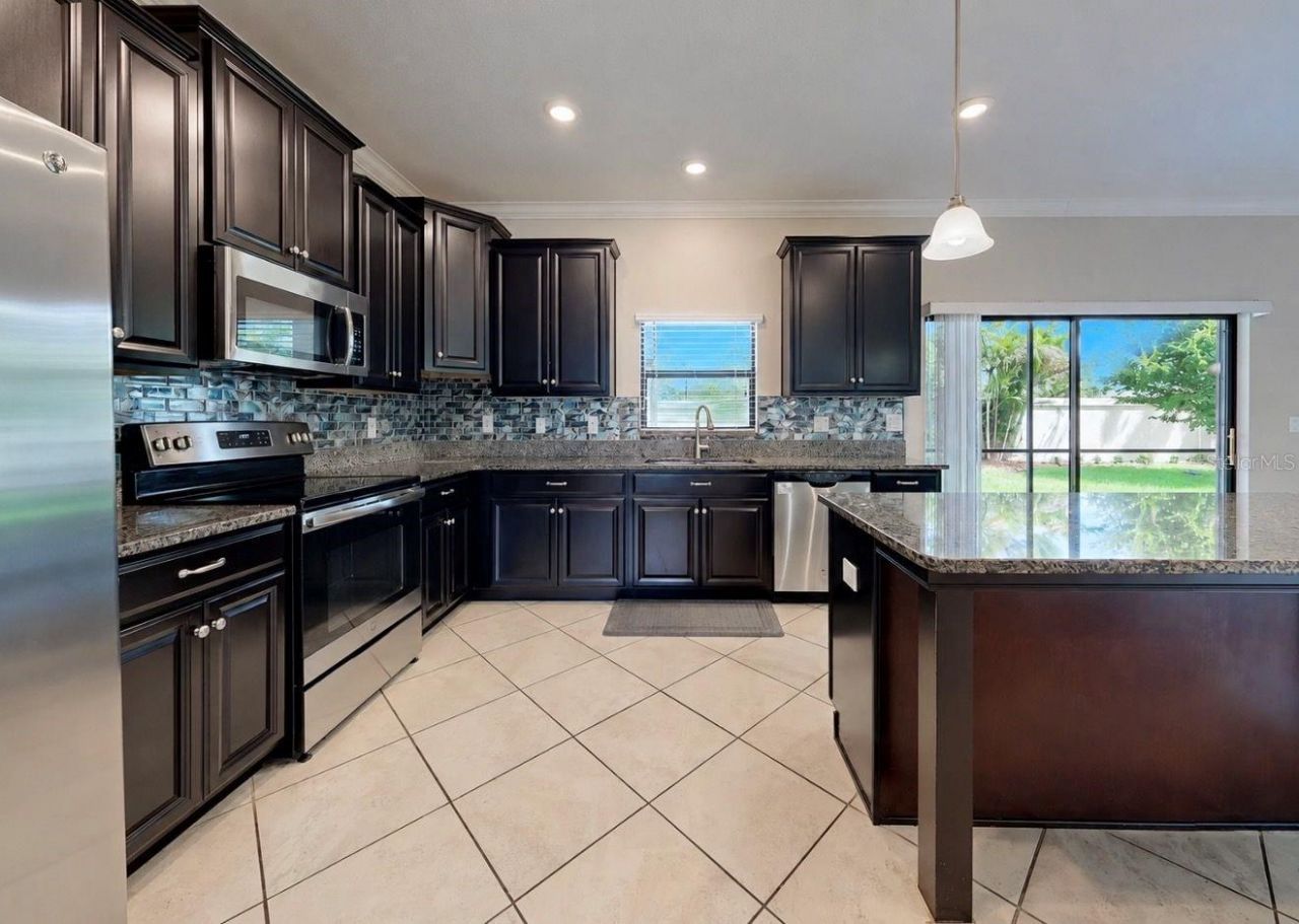 9924 Smarty Jones Drive , Ruskin, FL 33573 Photo