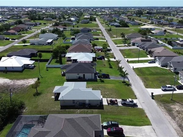 2713 NW 5th Terrace, Cape Coral, FL 33993