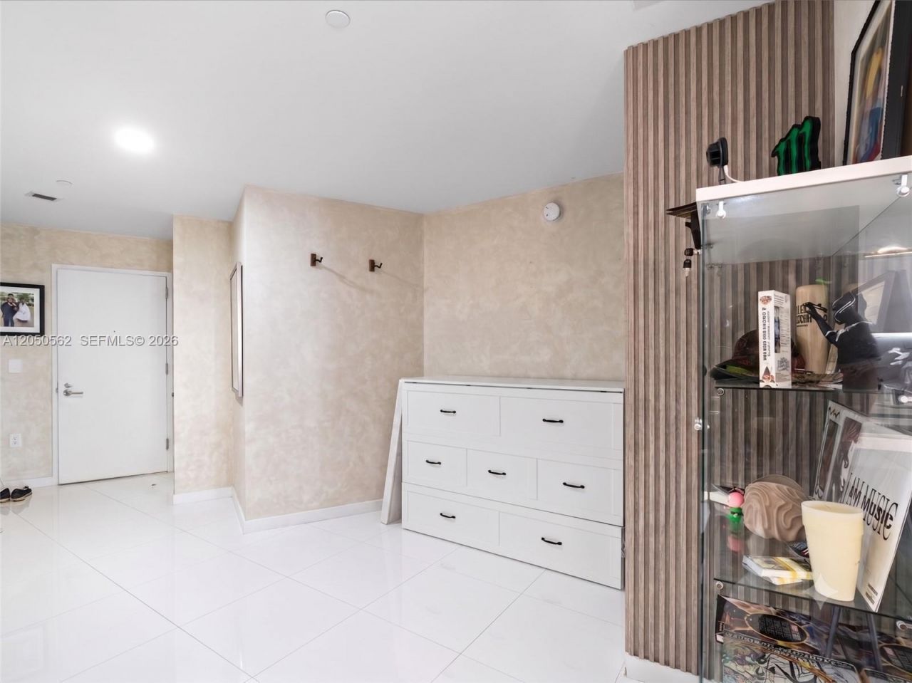 851 NE 1st Ave , Unit 3000, Miami, FL 33132 Photo