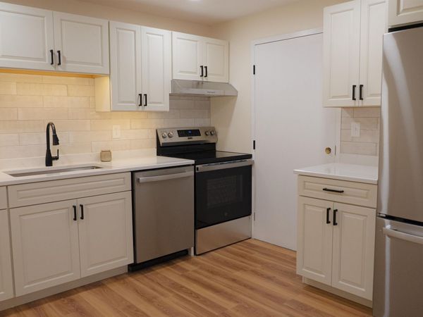 3 Silvestri Circle, Unit 16, Derry, NH 03038
