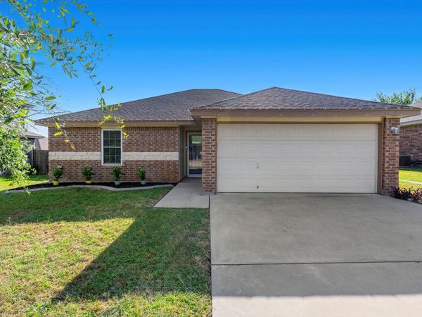 116 Soapstone DR, Jarrell, TX 76537
