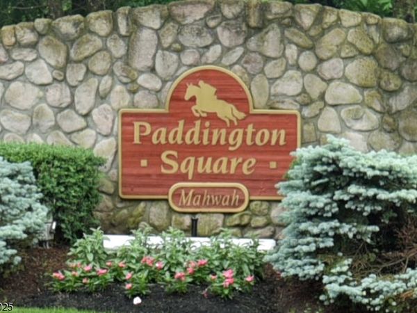 1047 Cambridge Court, Mahwah, NJ 07430