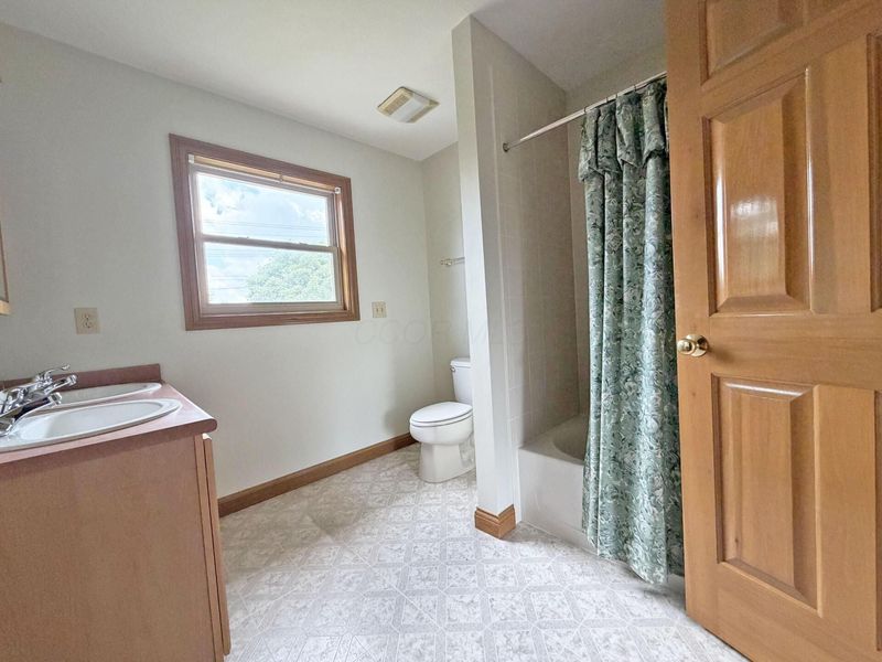 198 Oakwood Court, Westerville, OH 43081 Photo 16