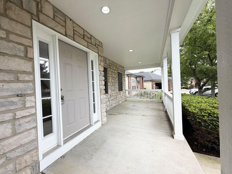 198 Oakwood Court, Westerville, OH 43081 Photo 2