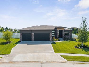 10514 S 103rd Street, Papillion, NE 68046
