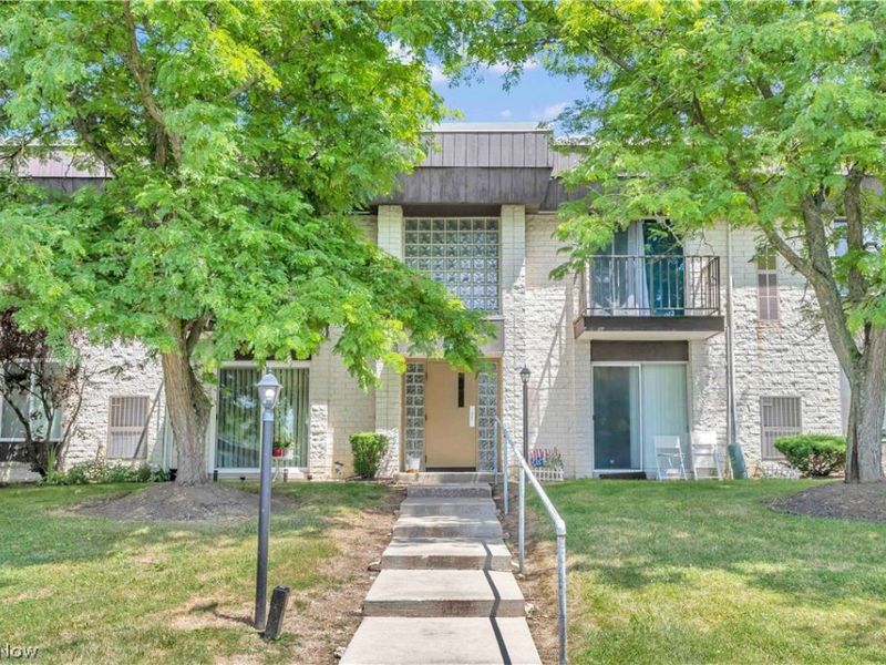 8455 N Akins Road, Unit E-8, North Royalton, OH 44133 Photo 1