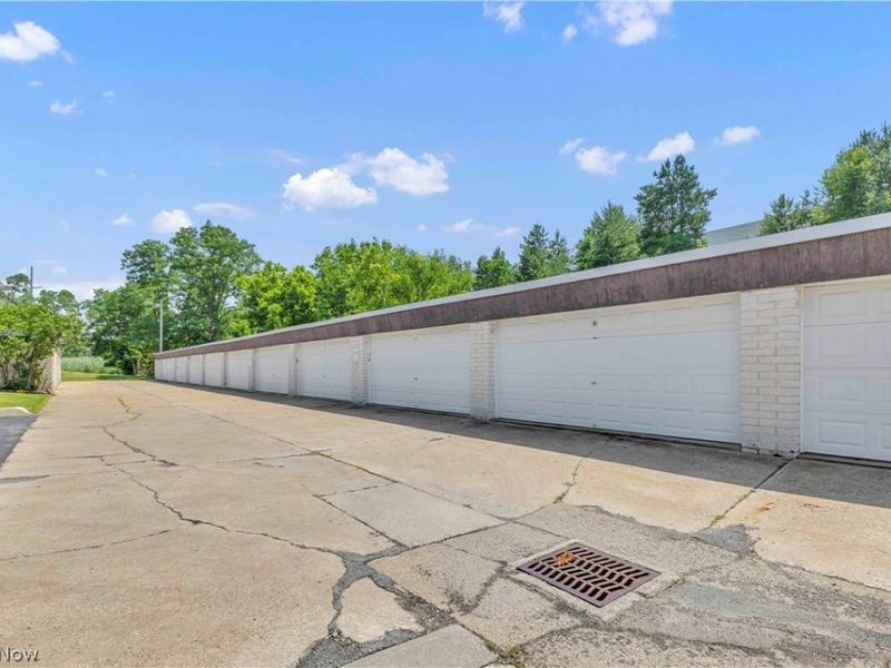 8455 N Akins Road, Unit E-8, North Royalton, OH 44133 Photo 21