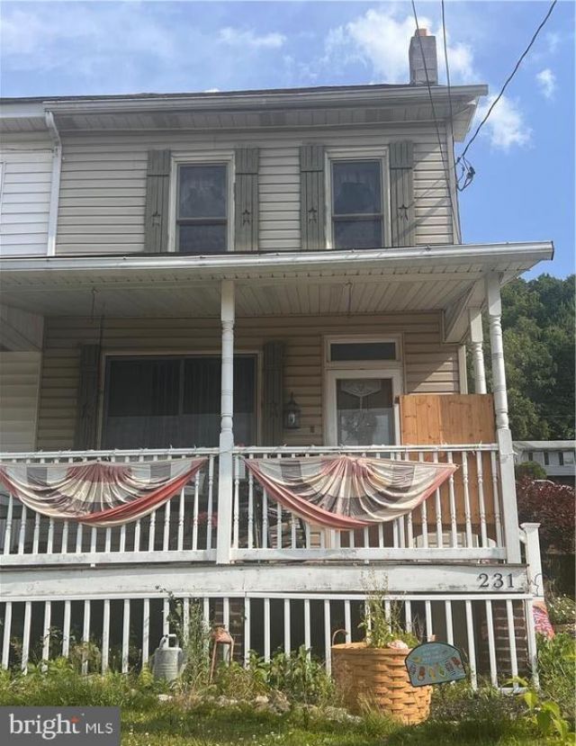 231 W RAILROAD STREET, NESQUEHONING, PA 18240