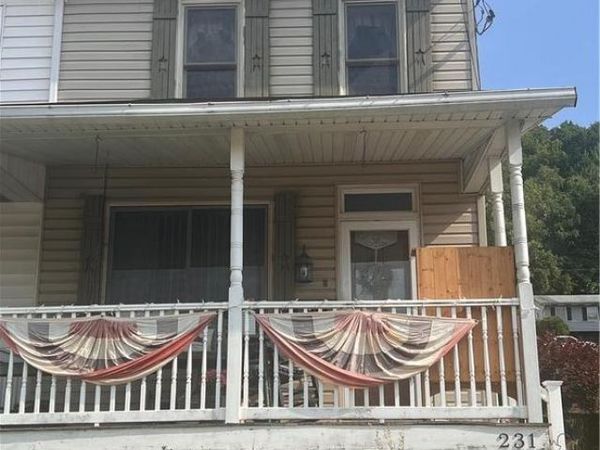 231 W RAILROAD STREET, NESQUEHONING, PA 18240