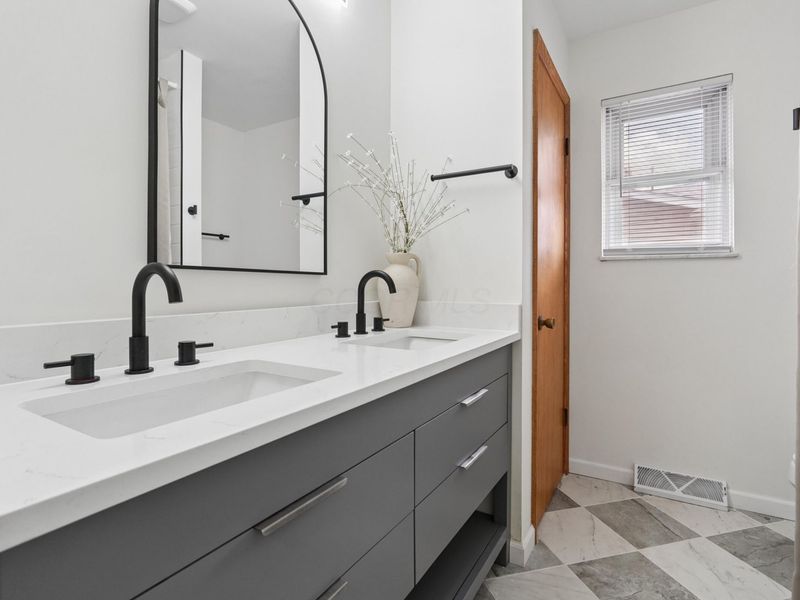 2564 Bryan Circle, Grove City, OH 43123 Photo 8