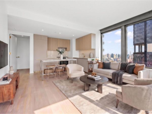 3 Court Square , Unit 3908, Long Island City, NY 11101