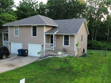 7010 Orchard Street, Liberty, MO 64068