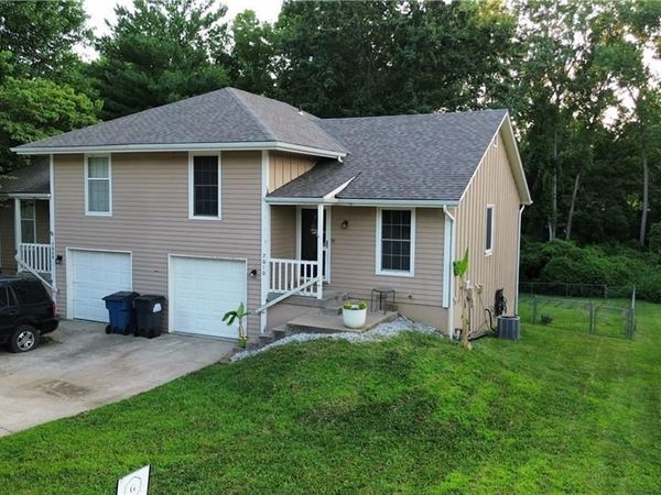 7010 Orchard Street, Liberty, MO 64068