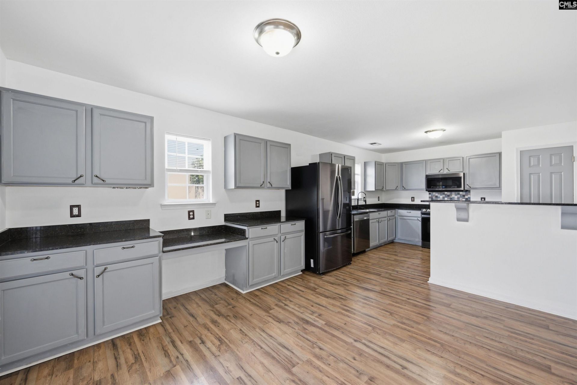 492 Denman Loop  Photo 10