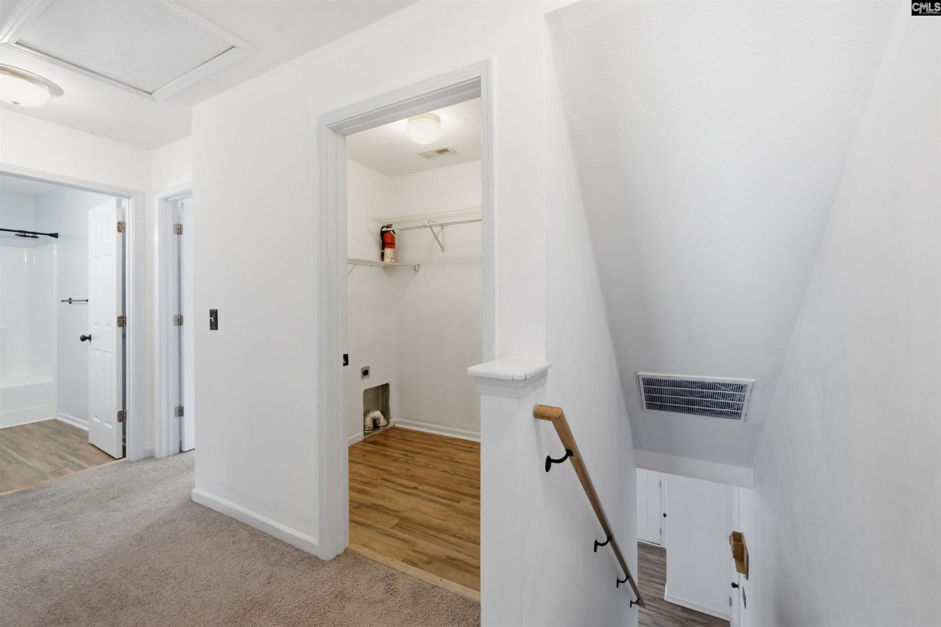 492 Denman Loop  Photo 12