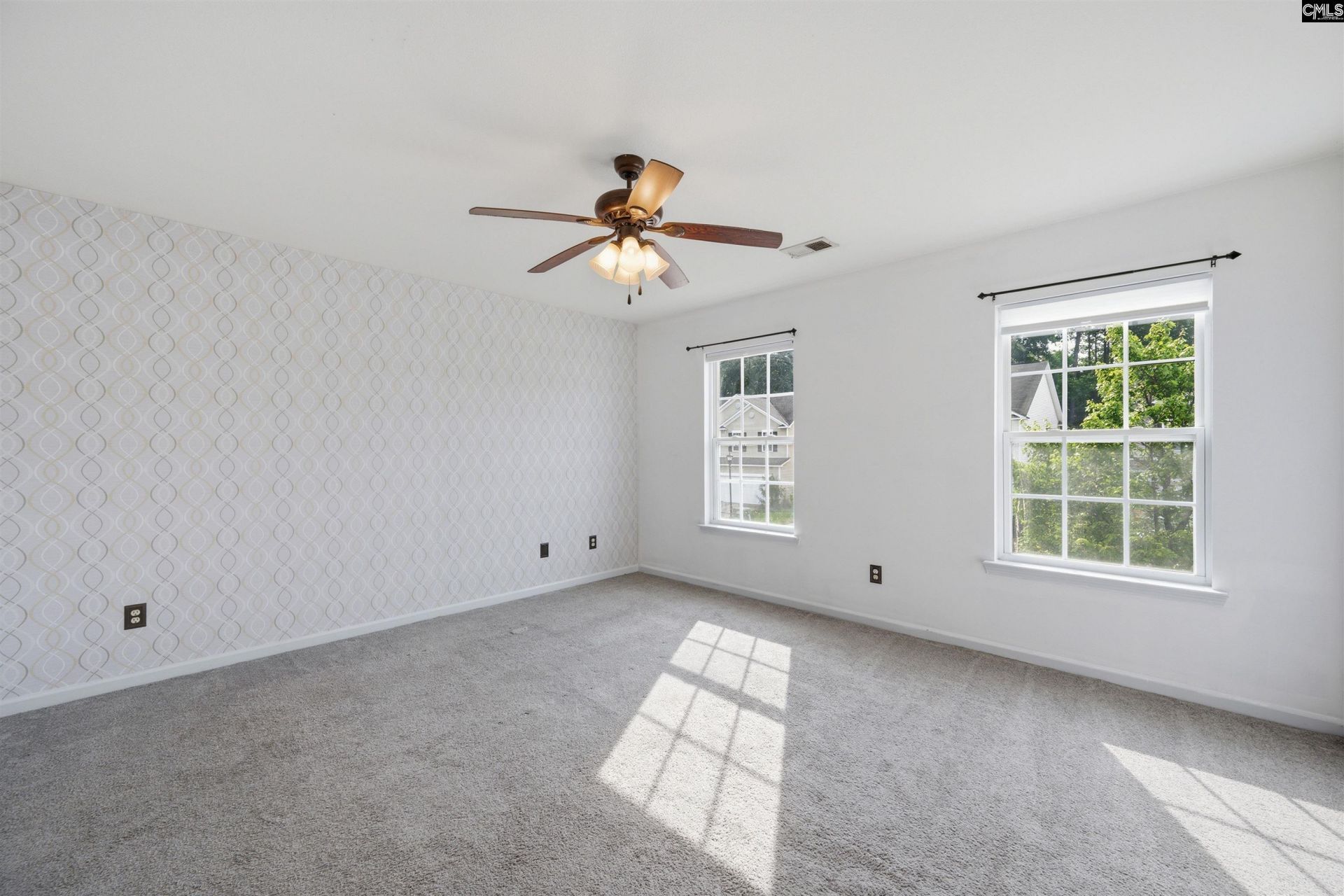 492 Denman Loop  Photo 15