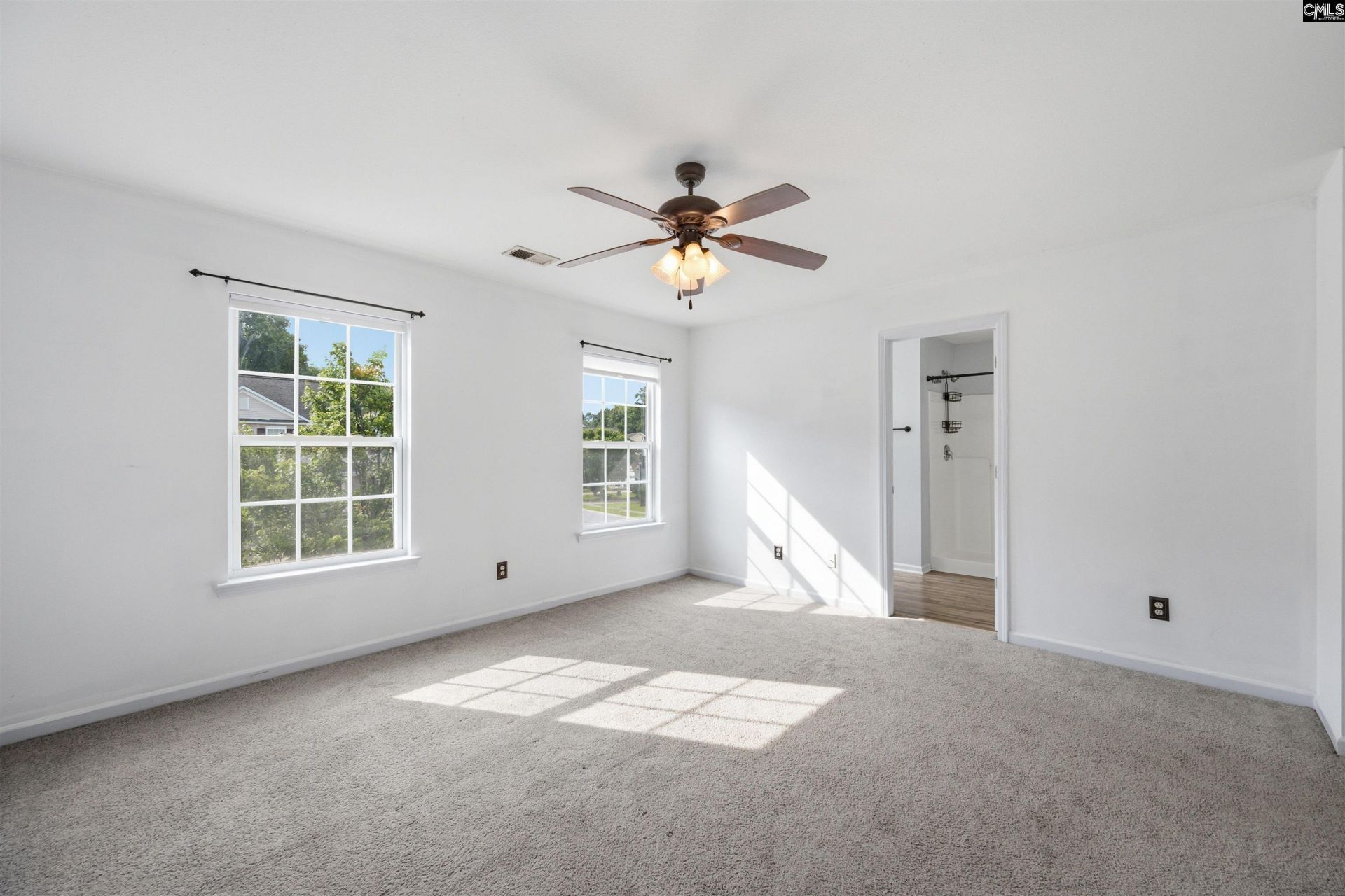 492 Denman Loop  Photo 17