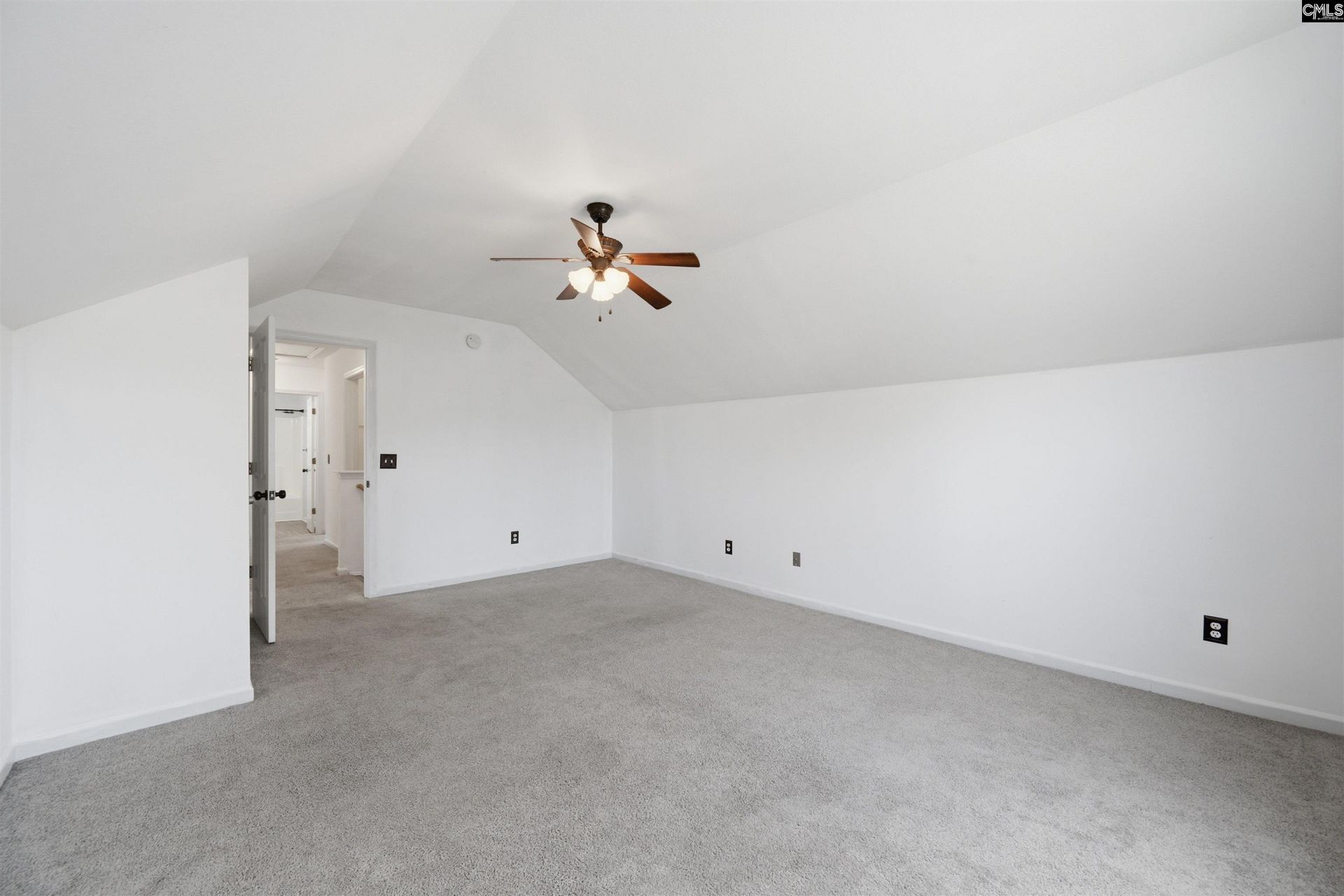 492 Denman Loop  Photo 22