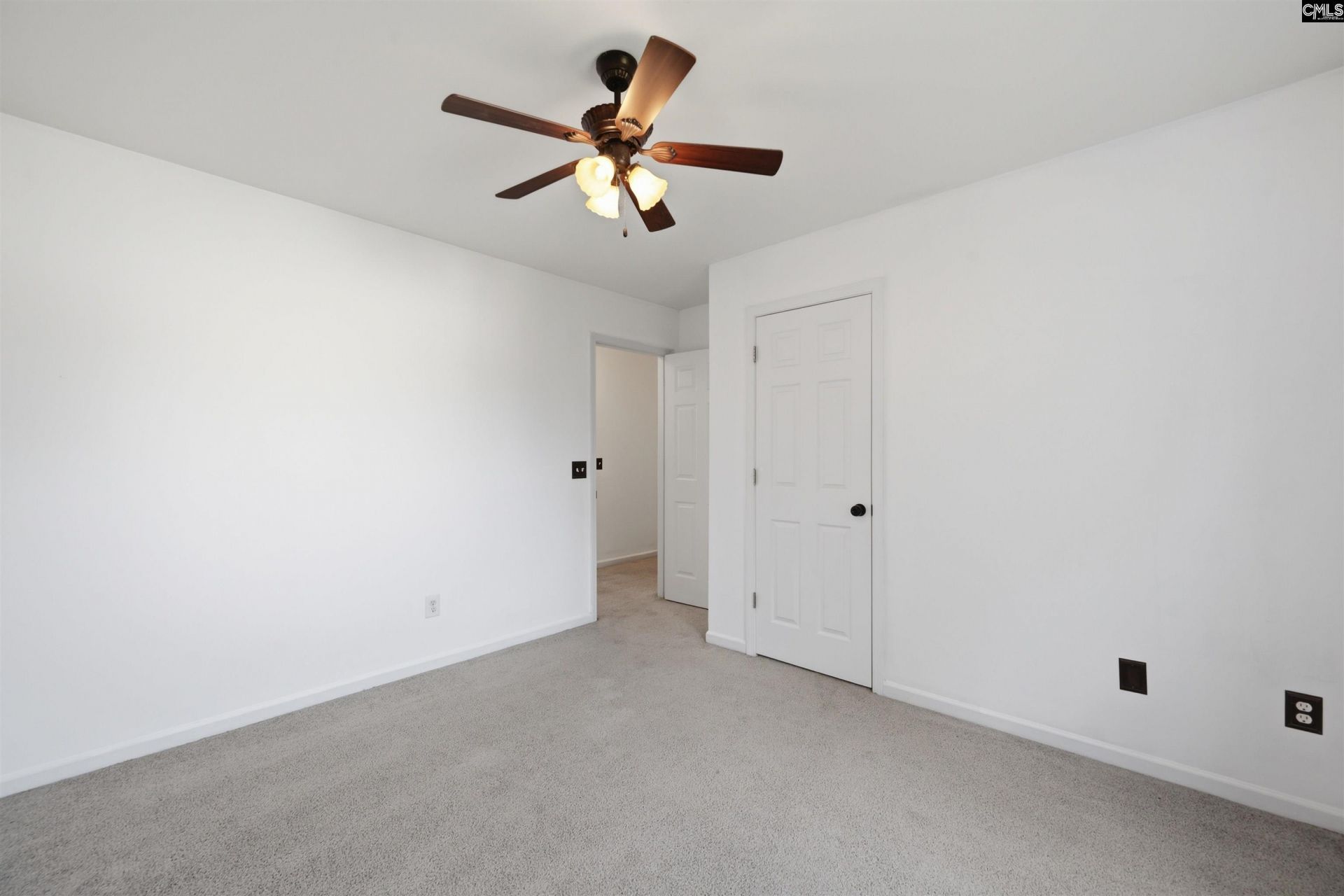 492 Denman Loop  Photo 25