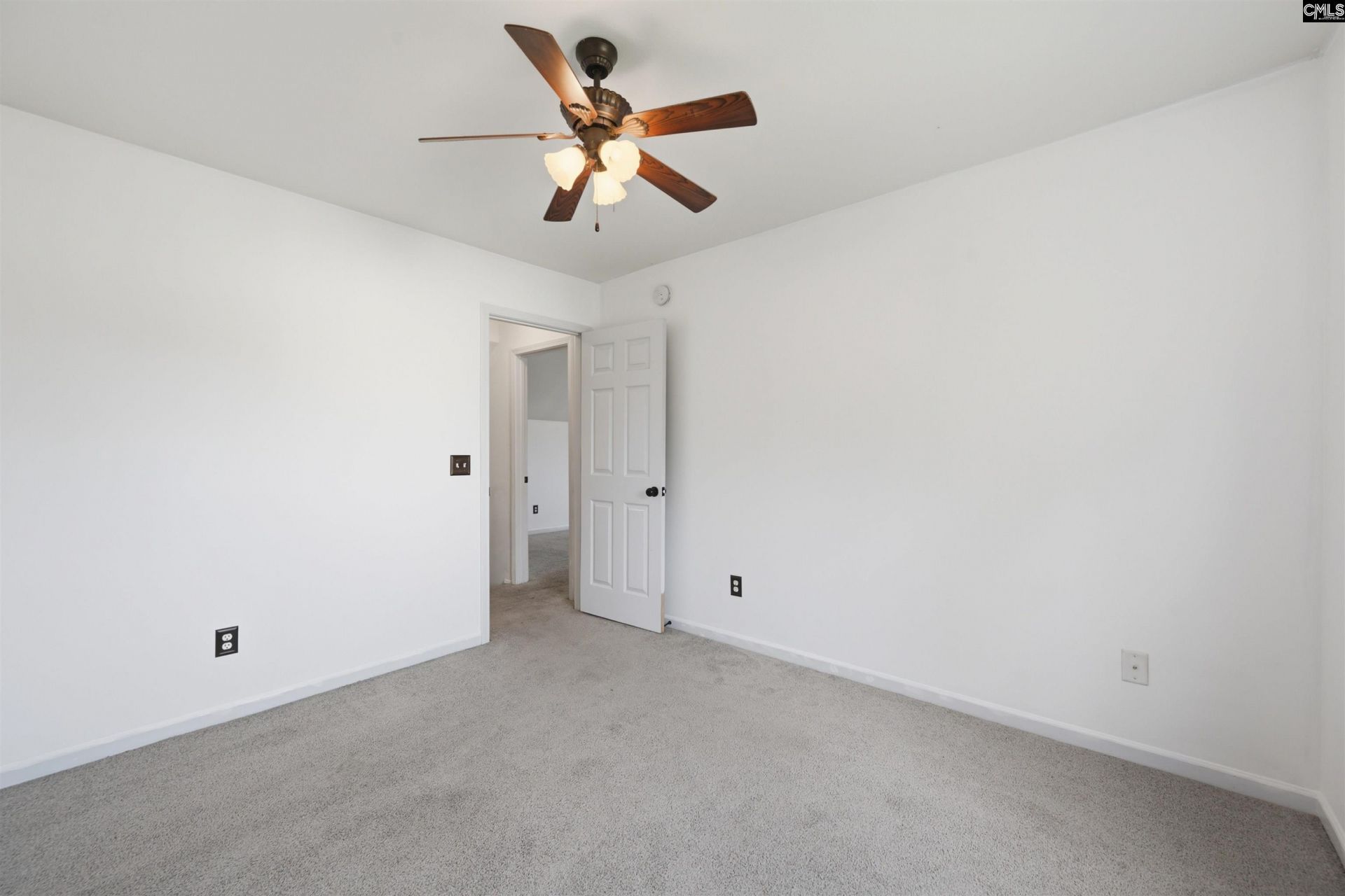 492 Denman Loop  Photo 27