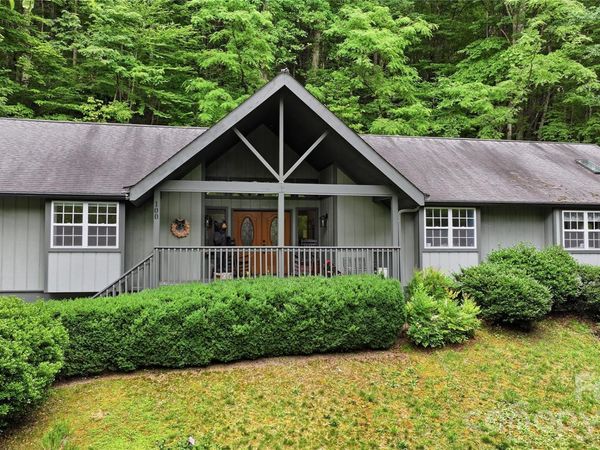 100 Foresthill Lane , Whittier, NC 28789