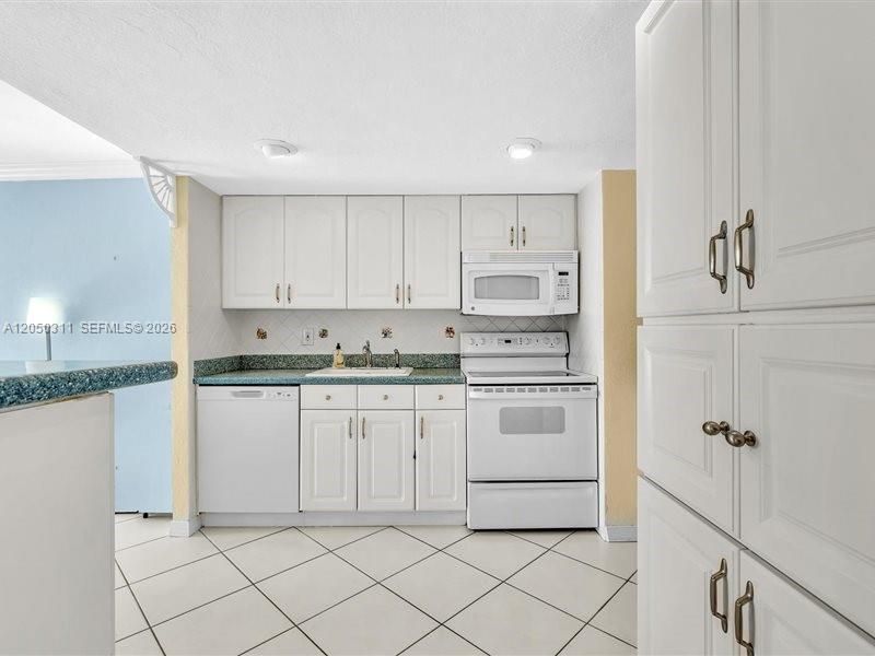 9273 Collins Ave , Unit 1010, Surfside, FL 33154 Photo