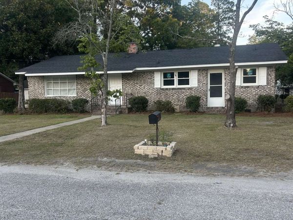 802 Esther St., Mullins, SC 29574