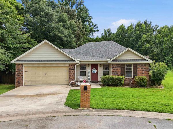 410 Calvin Court , Searcy, AR 72143