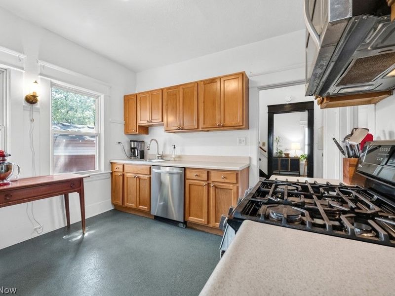 4611 Gamma Avenue, Cleveland, OH 44105 Photo 12