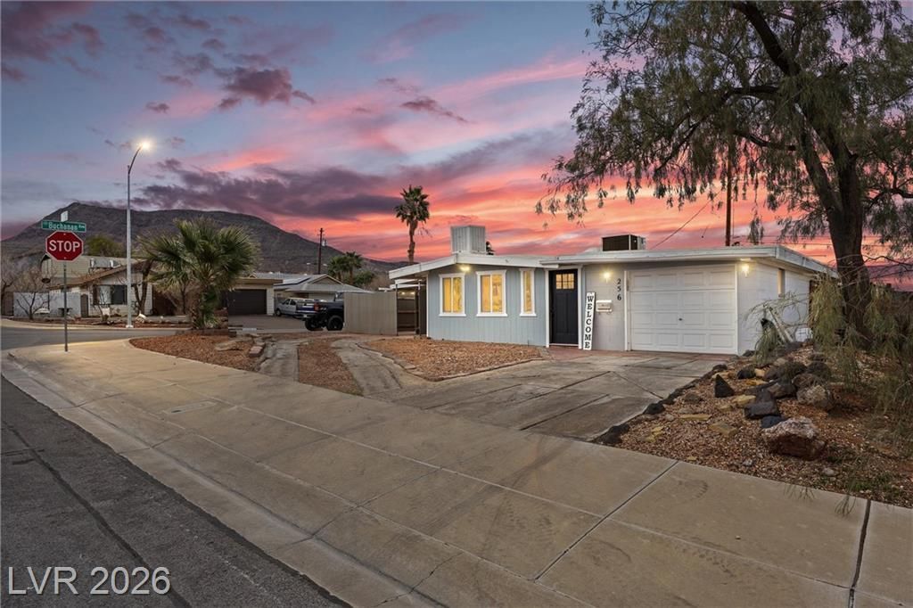 256 Hillcrest Drive, Henderson, NV 89015 Main Photo