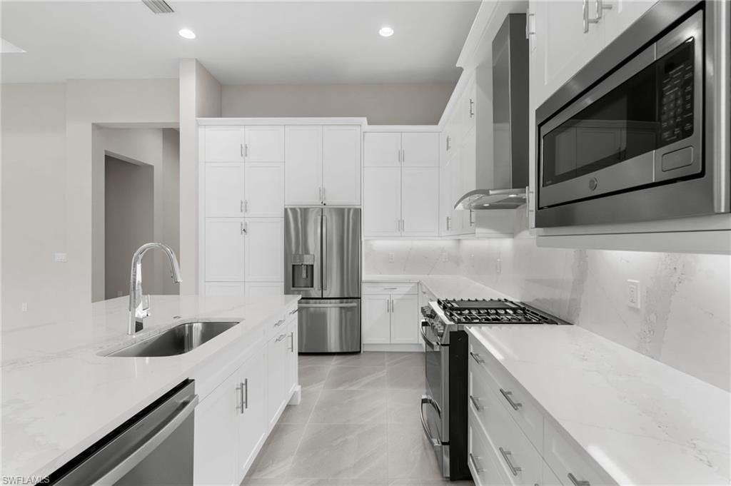 2436 Cambridge Way, Naples, FL 34112 Photo