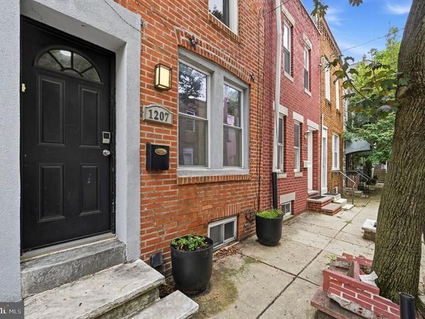 1207 S MARSHALL STREET, PHILADELPHIA, PA 19147